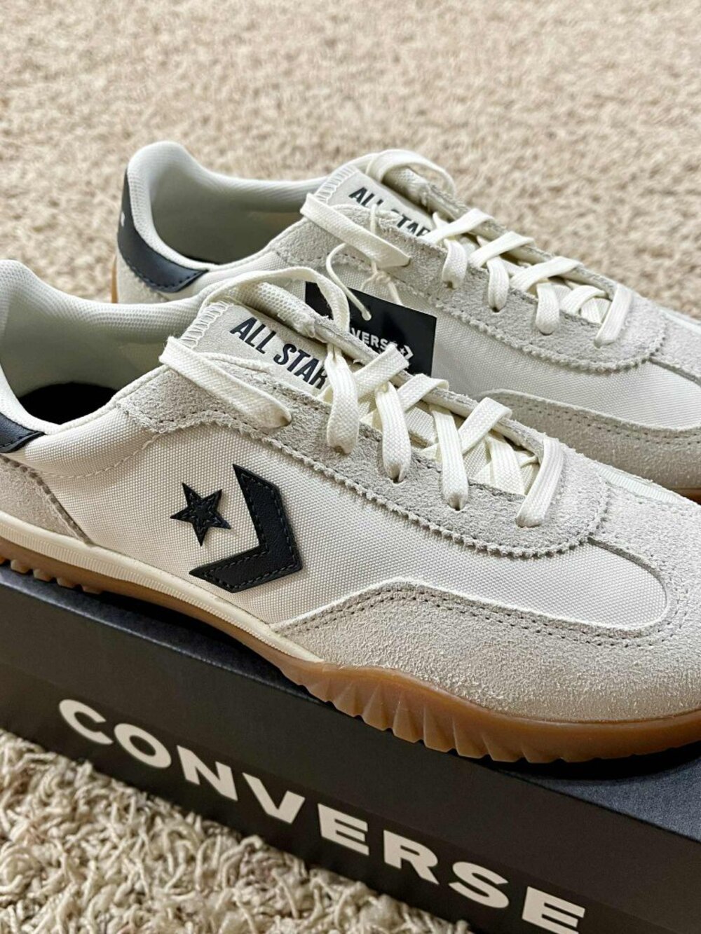 Converse Women’s Run Star Trainer Sneakers Shoes Cream, Size 7.5 (New)